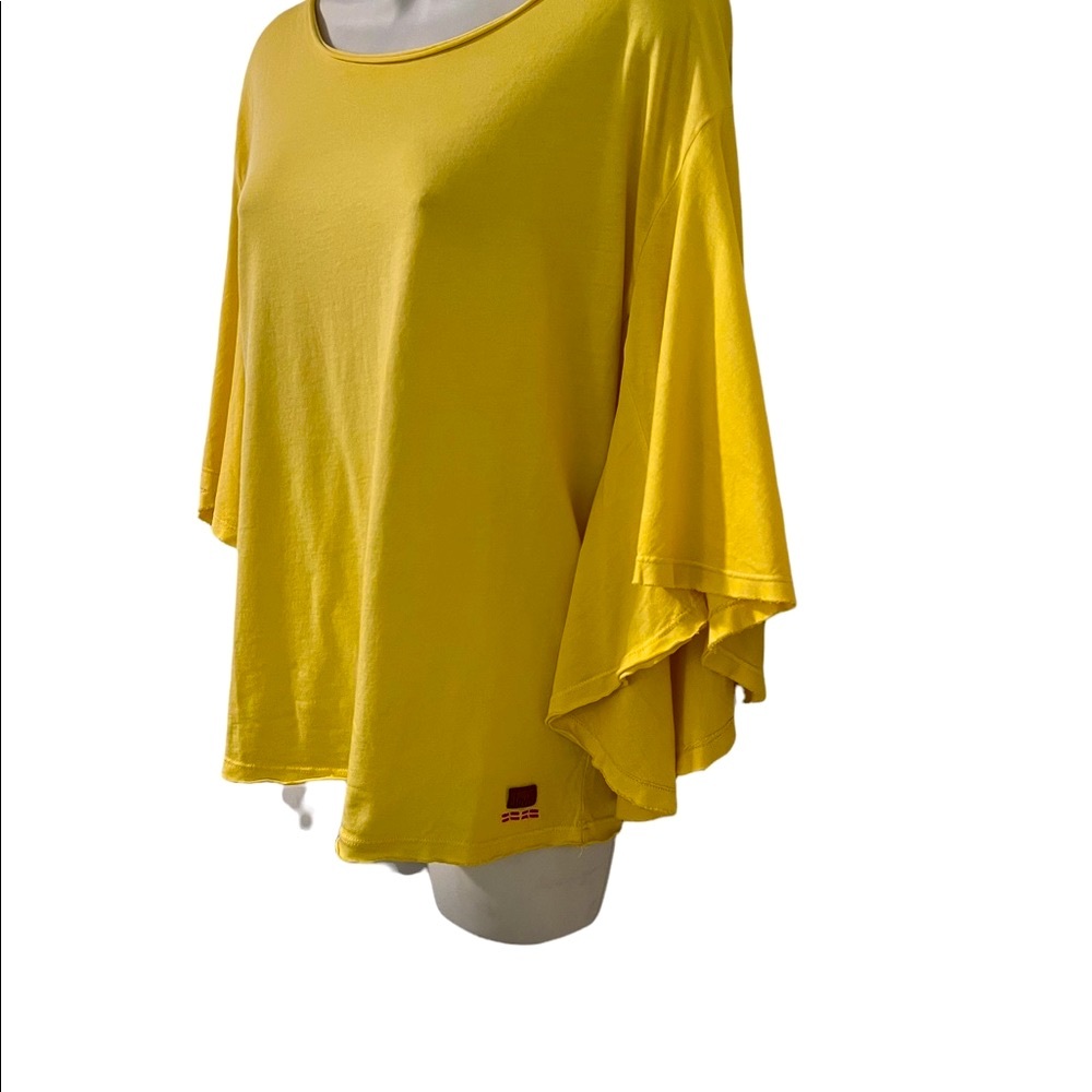 PEACE LOVE WORLD SLIGHTLY DISTRESSED YELLOW BUTTERFLY SLEEVES TOP. NWOT